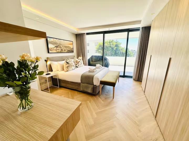 2 Bedroom Property for Sale in Sea Point Western Cape